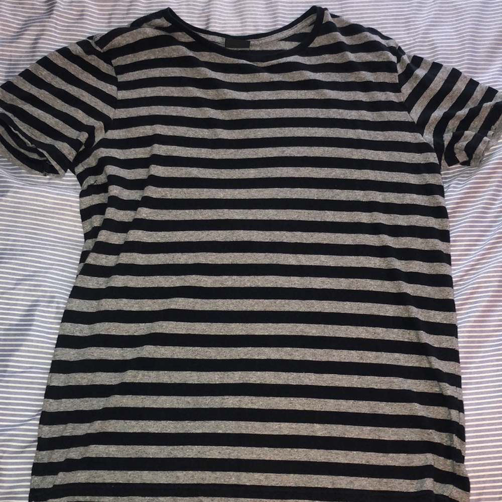 Grey and navy blue tee
